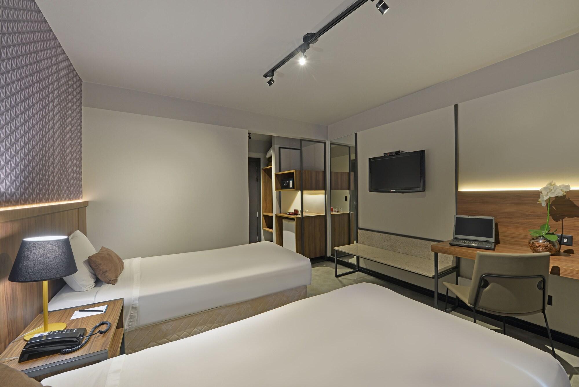 Hotel Deville Business Maringá Eksteriør billede