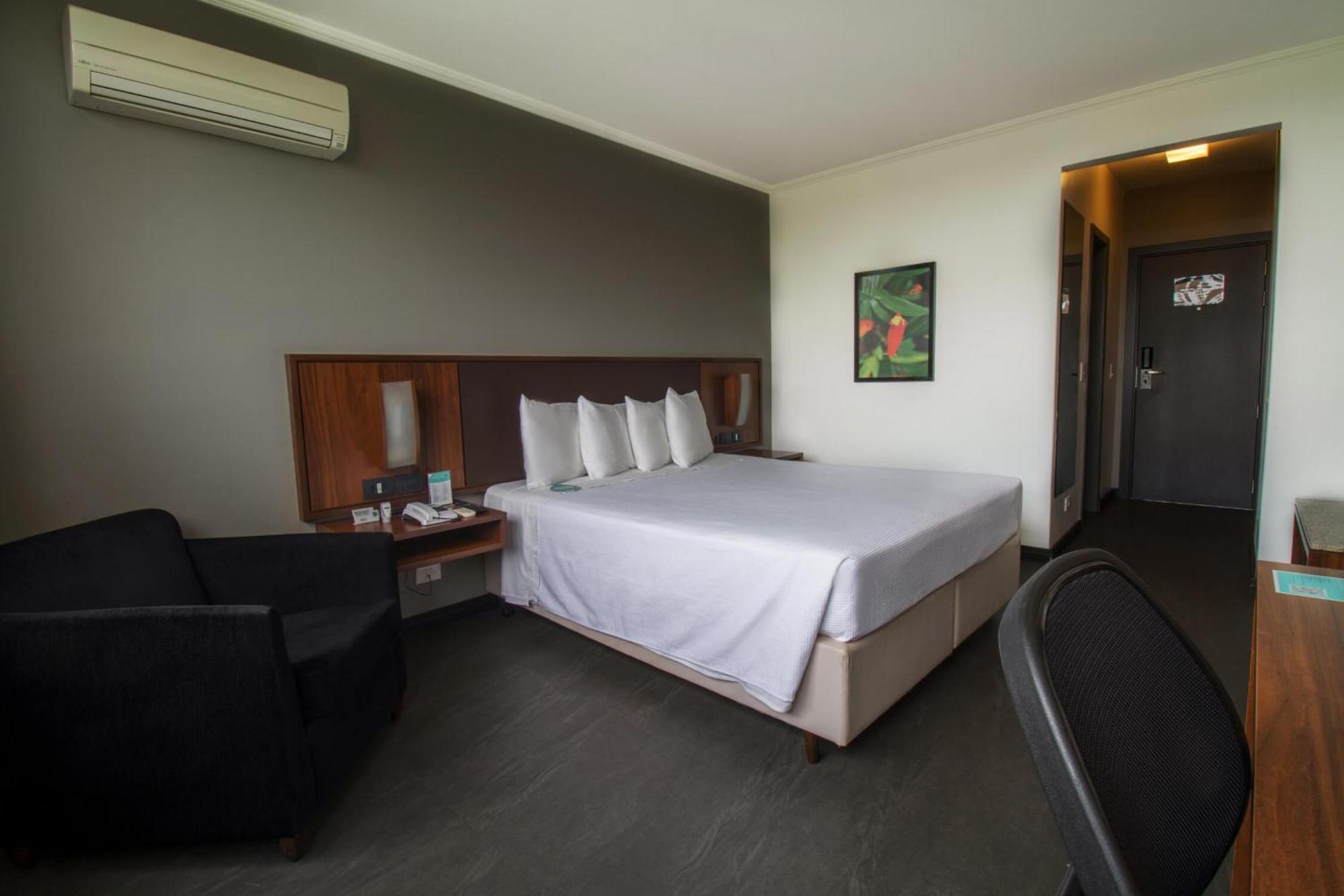 Hotel Deville Business Maringá Eksteriør billede