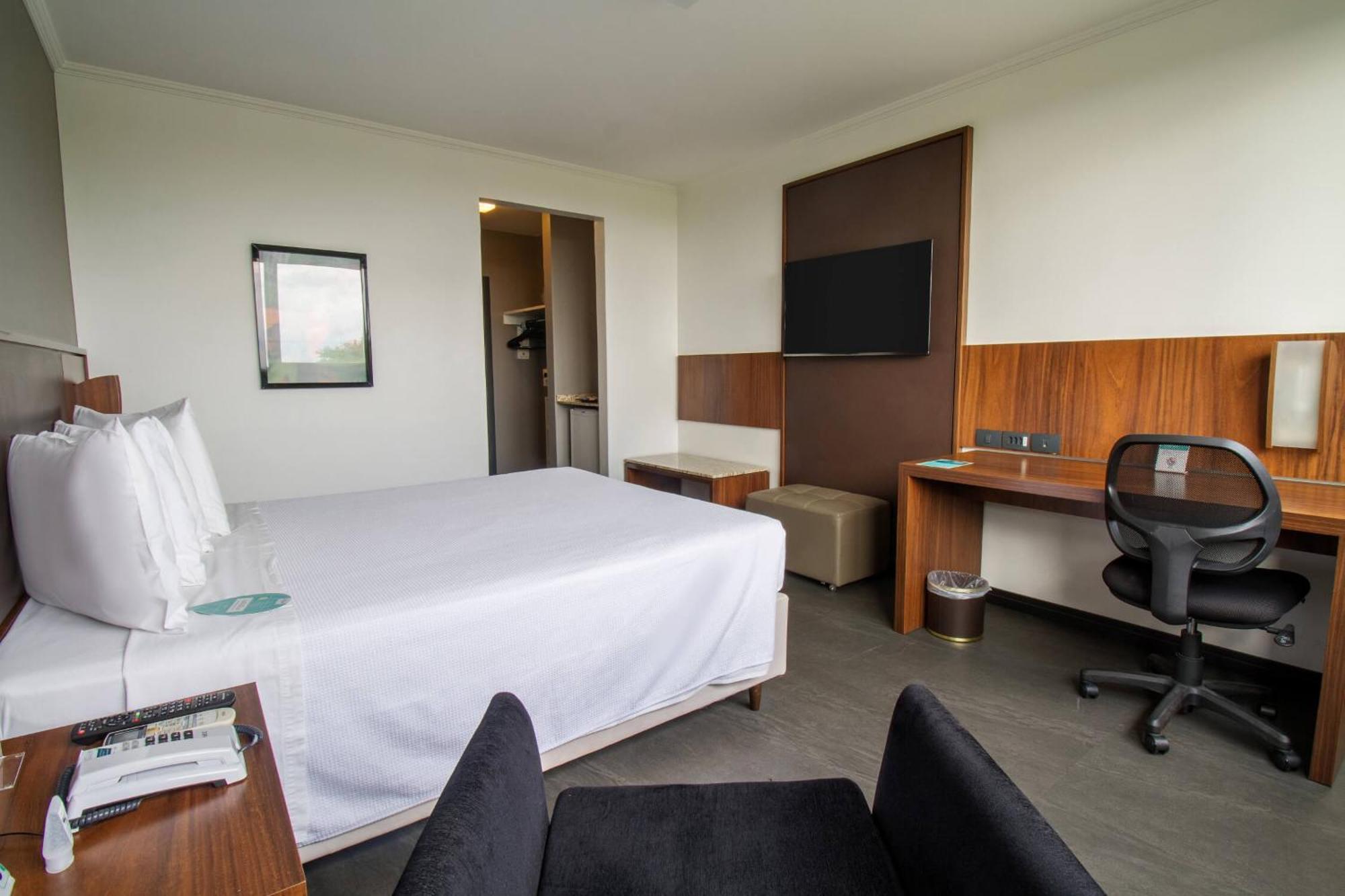 Hotel Deville Business Maringá Eksteriør billede