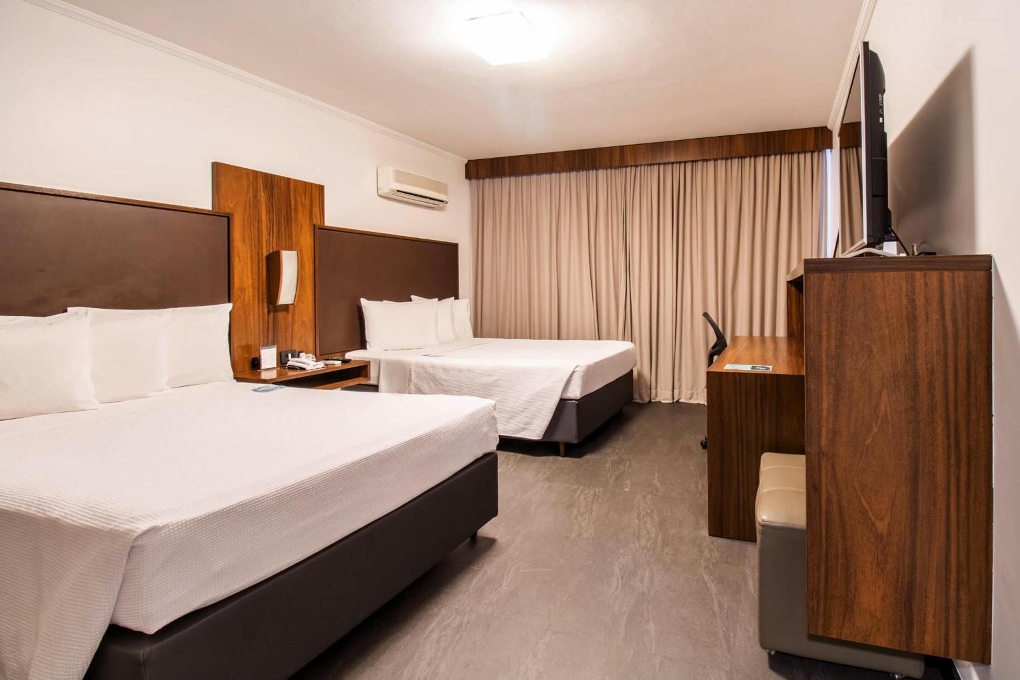 Hotel Deville Business Maringá Eksteriør billede