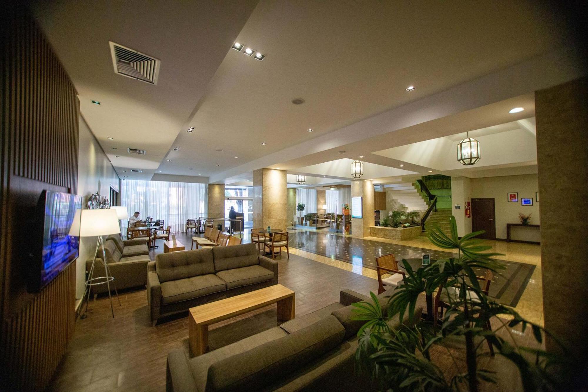 Hotel Deville Business Maringá Eksteriør billede